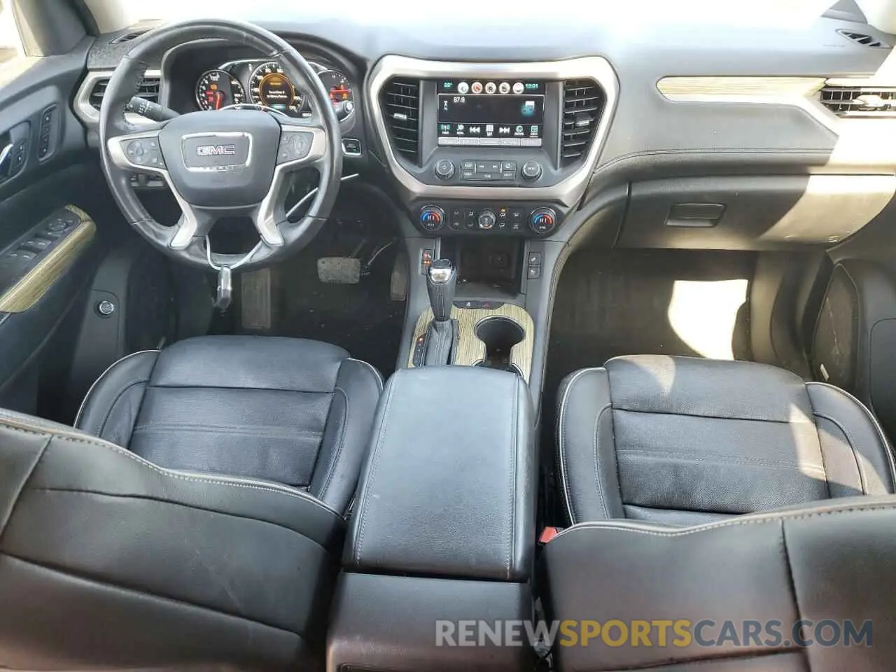 8 Photograph of a damaged car 1GKKNXLSXKZ139040 GMC ACADIA DEN 2019