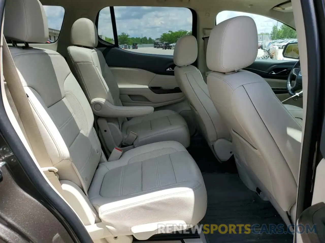11 Photograph of a damaged car 1GKKNPLS1LZ189956 GMC ACADIA DEN 2020