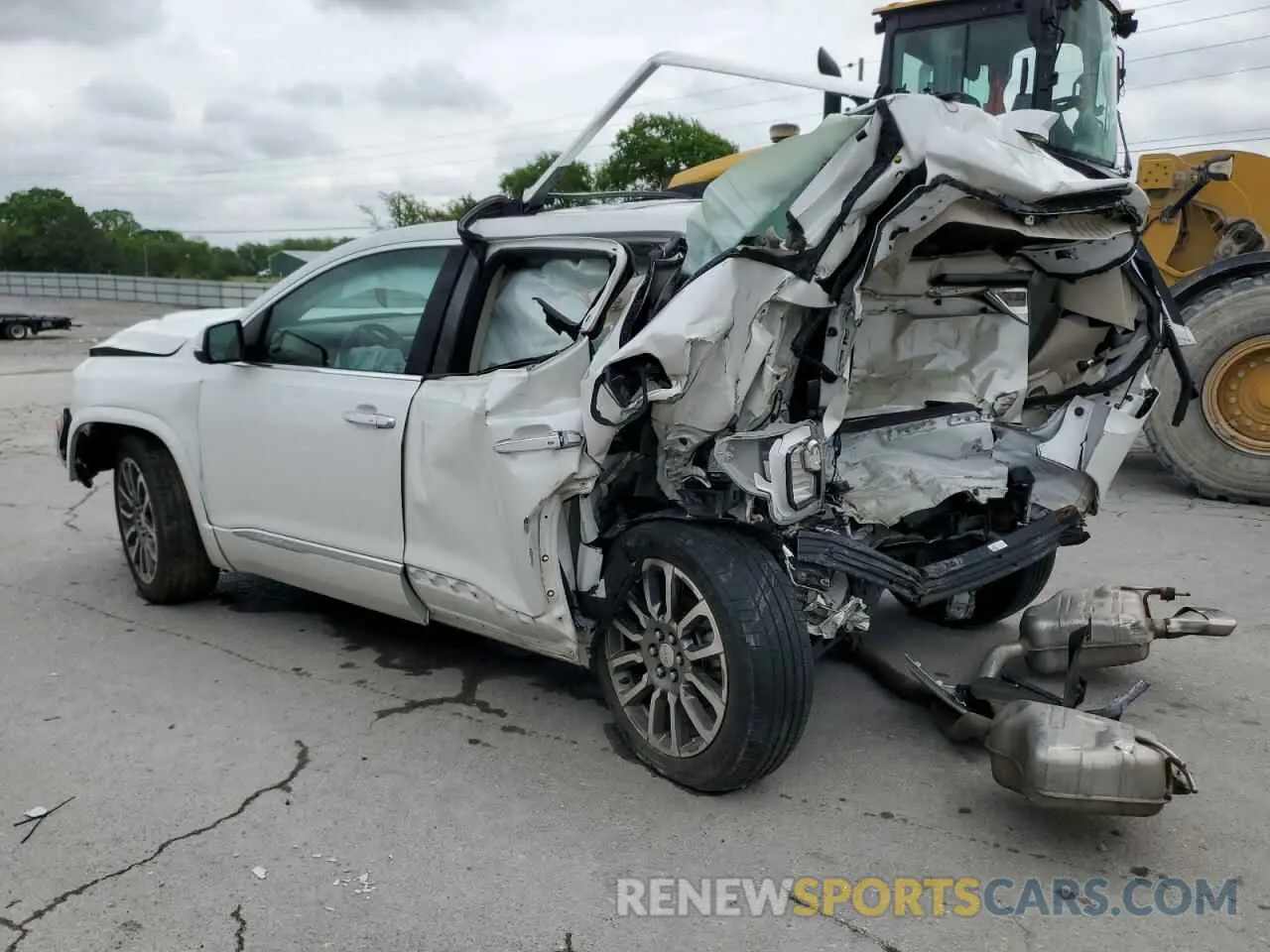 2 Photograph of a damaged car 1GKKNPLSXLZ226972 GMC ACADIA DEN 2020