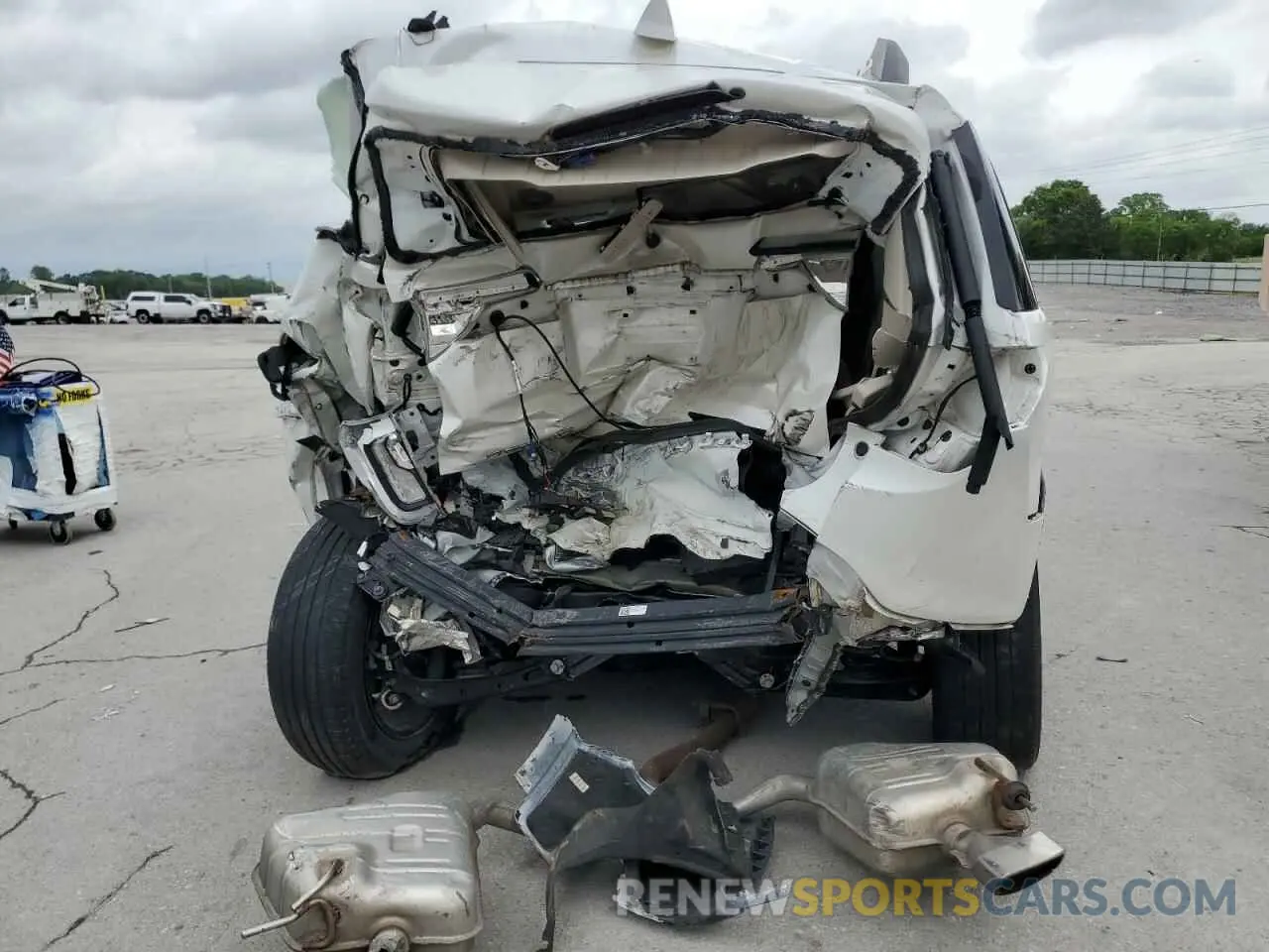 6 Photograph of a damaged car 1GKKNPLSXLZ226972 GMC ACADIA DEN 2020