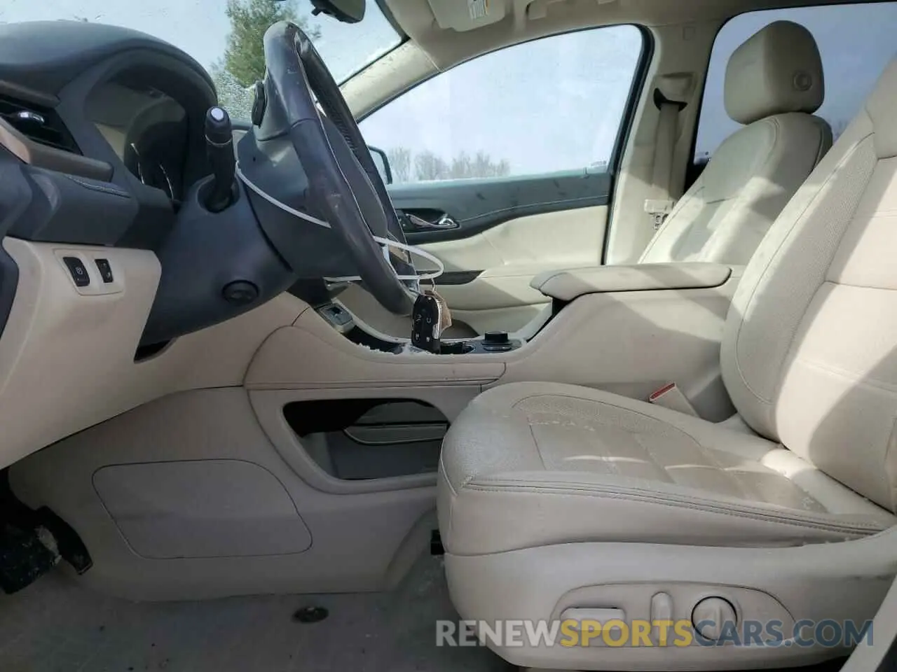 7 Photograph of a damaged car 1GKKNXLS0LZ147505 GMC ACADIA DEN 2020