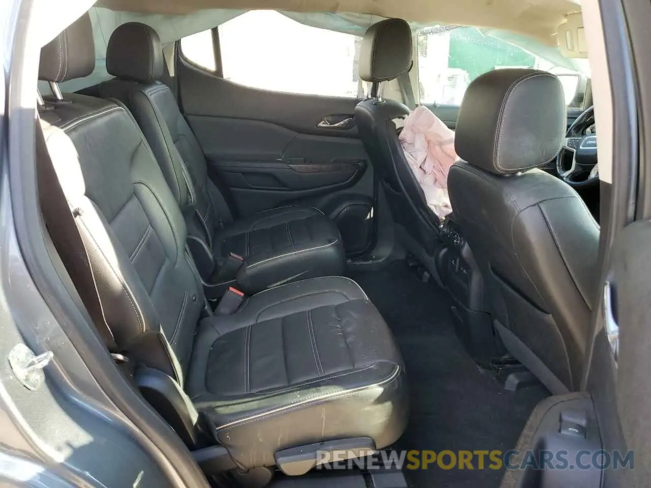 11 Photograph of a damaged car 1GKKNPLS1MZ136031 GMC ACADIA DEN 2021