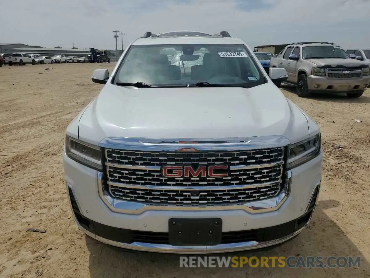 5 Photograph of a damaged car 1GKKNPLS2NZ165586 GMC ACADIA DEN 2022