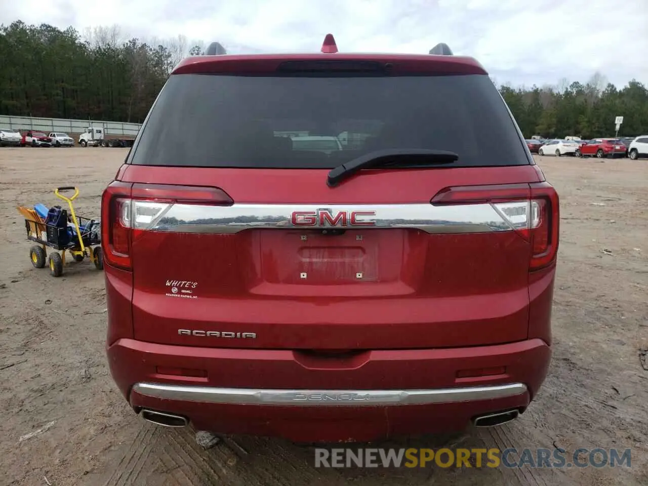 6 Photograph of a damaged car 1GKKNPLS9NZ153726 GMC ACADIA DEN 2022