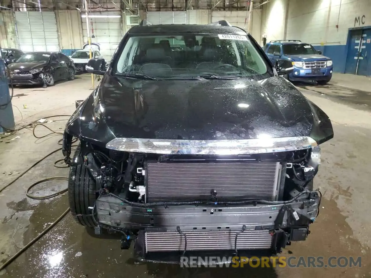 5 Photograph of a damaged car 1GKKNXL42NZ156839 GMC ACADIA DEN 2022