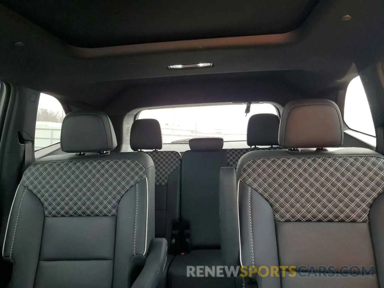 10 Photograph of a damaged car 1GKENRKS3RJ170763 GMC ACADIA DEN 2024