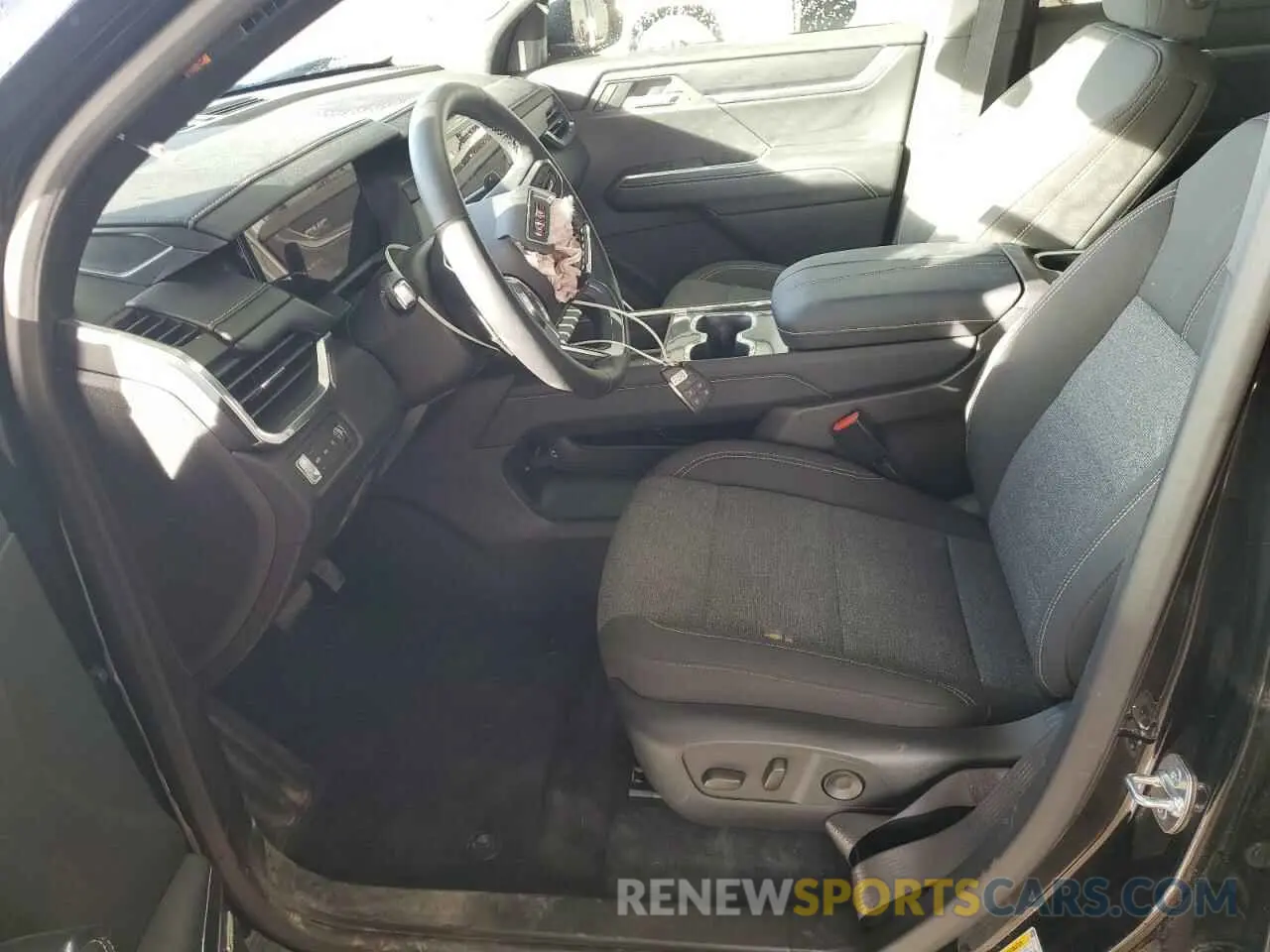 7 Photograph of a damaged car 1GKENNRS0SJ147963 GMC ACADIA ELE 2025