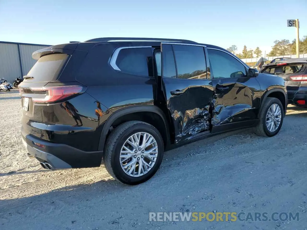 3 Photograph of a damaged car 1GKENKKS9RJ193228 GMC ACADIA UPL 2024