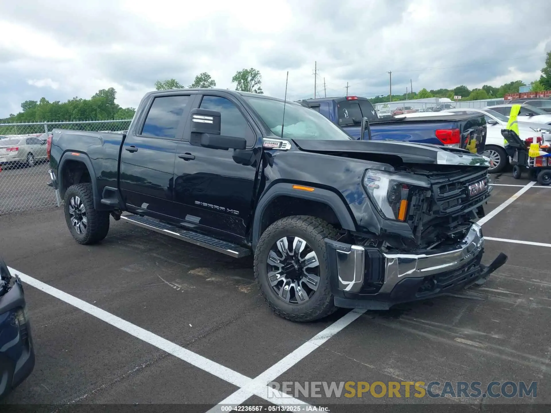 1 Photograph of a damaged car 1GT4ULEY4SF142664 GMC C2500 2025