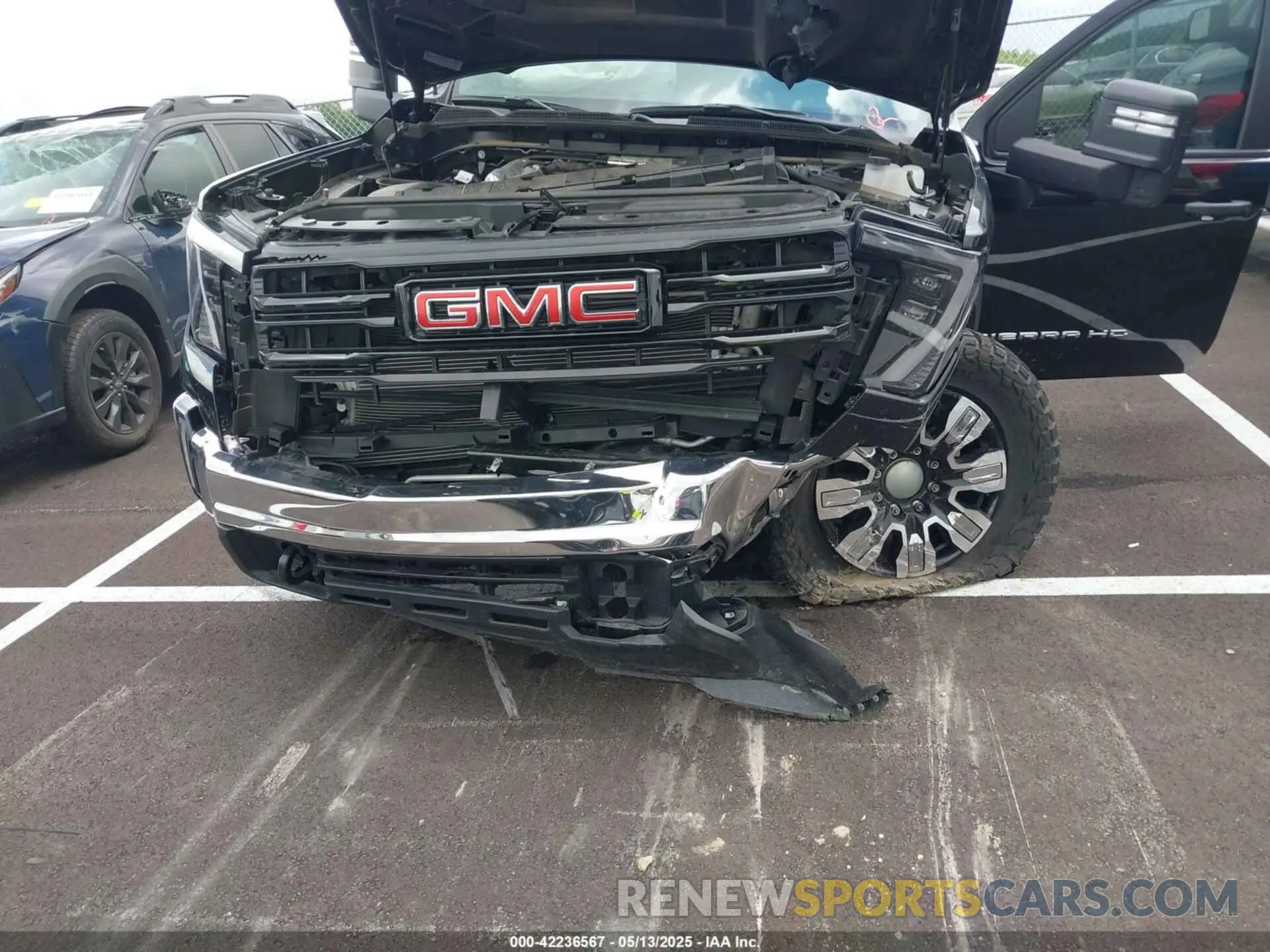 10 Photograph of a damaged car 1GT4ULEY4SF142664 GMC C2500 2025