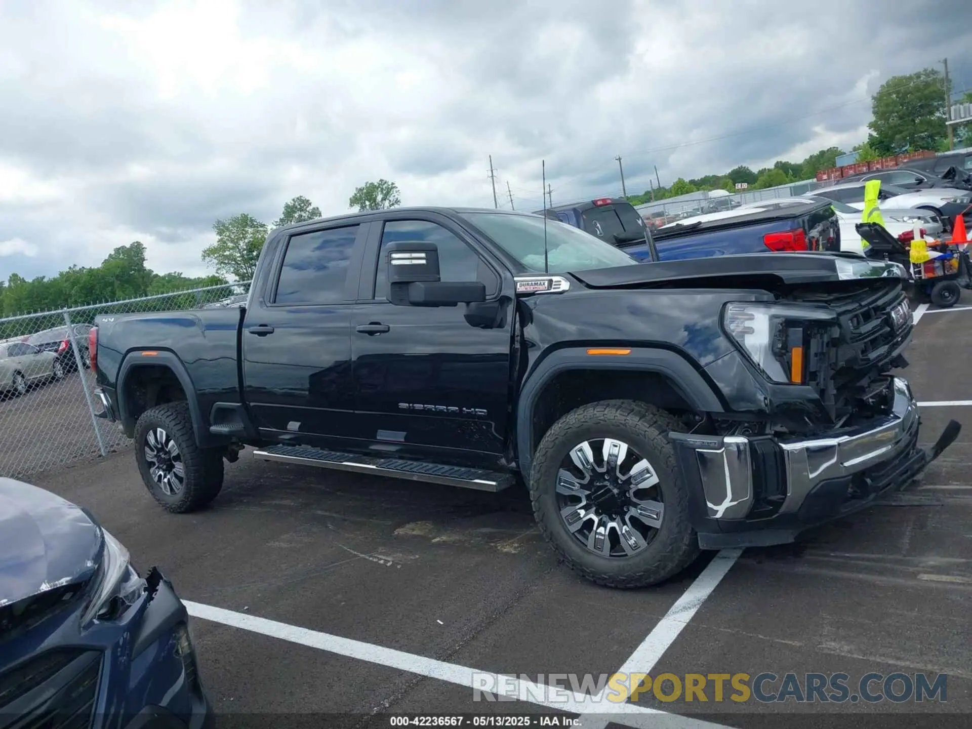 12 Photograph of a damaged car 1GT4ULEY4SF142664 GMC C2500 2025