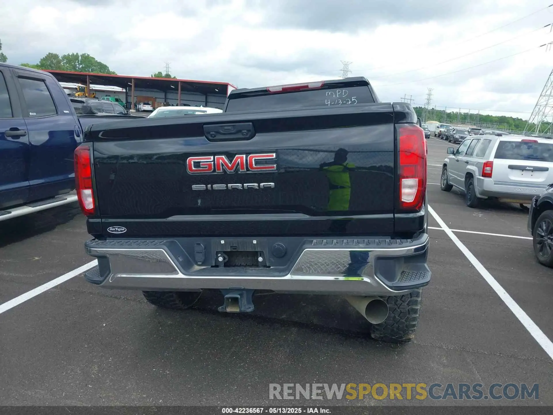 14 Photograph of a damaged car 1GT4ULEY4SF142664 GMC C2500 2025