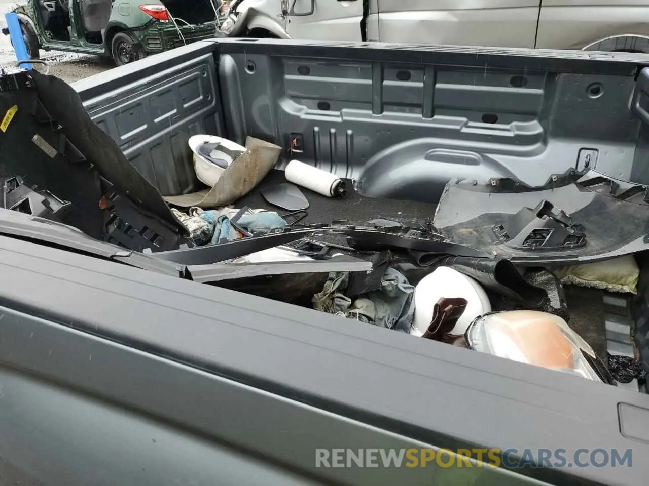 12 Photograph of a damaged car 1GTG5BEA1K1277783 GMC CANYON 2019