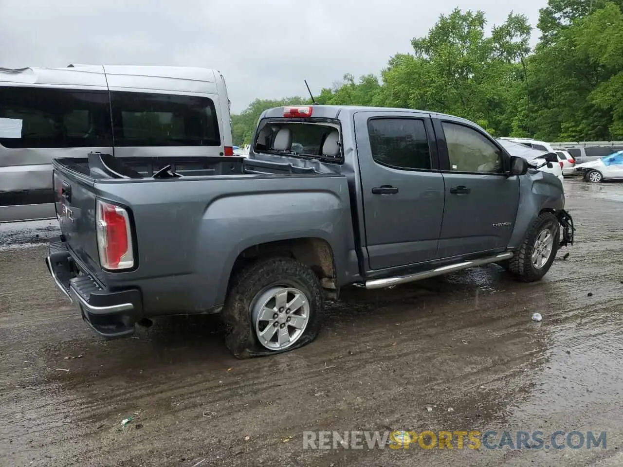 3 Photograph of a damaged car 1GTG5BEA1K1277783 GMC CANYON 2019
