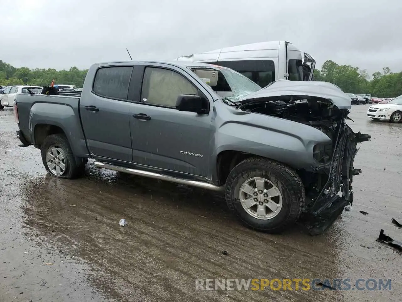 4 Photograph of a damaged car 1GTG5BEA1K1277783 GMC CANYON 2019