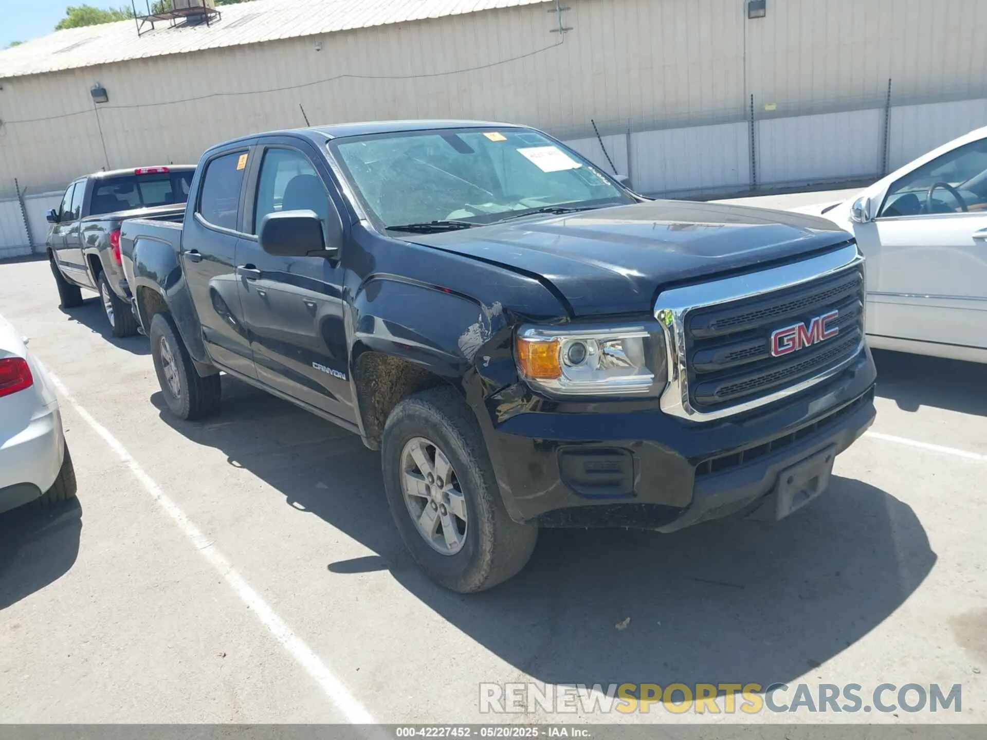 1 Photograph of a damaged car 1GTG5BEA5K1252093 GMC CANYON 2019
