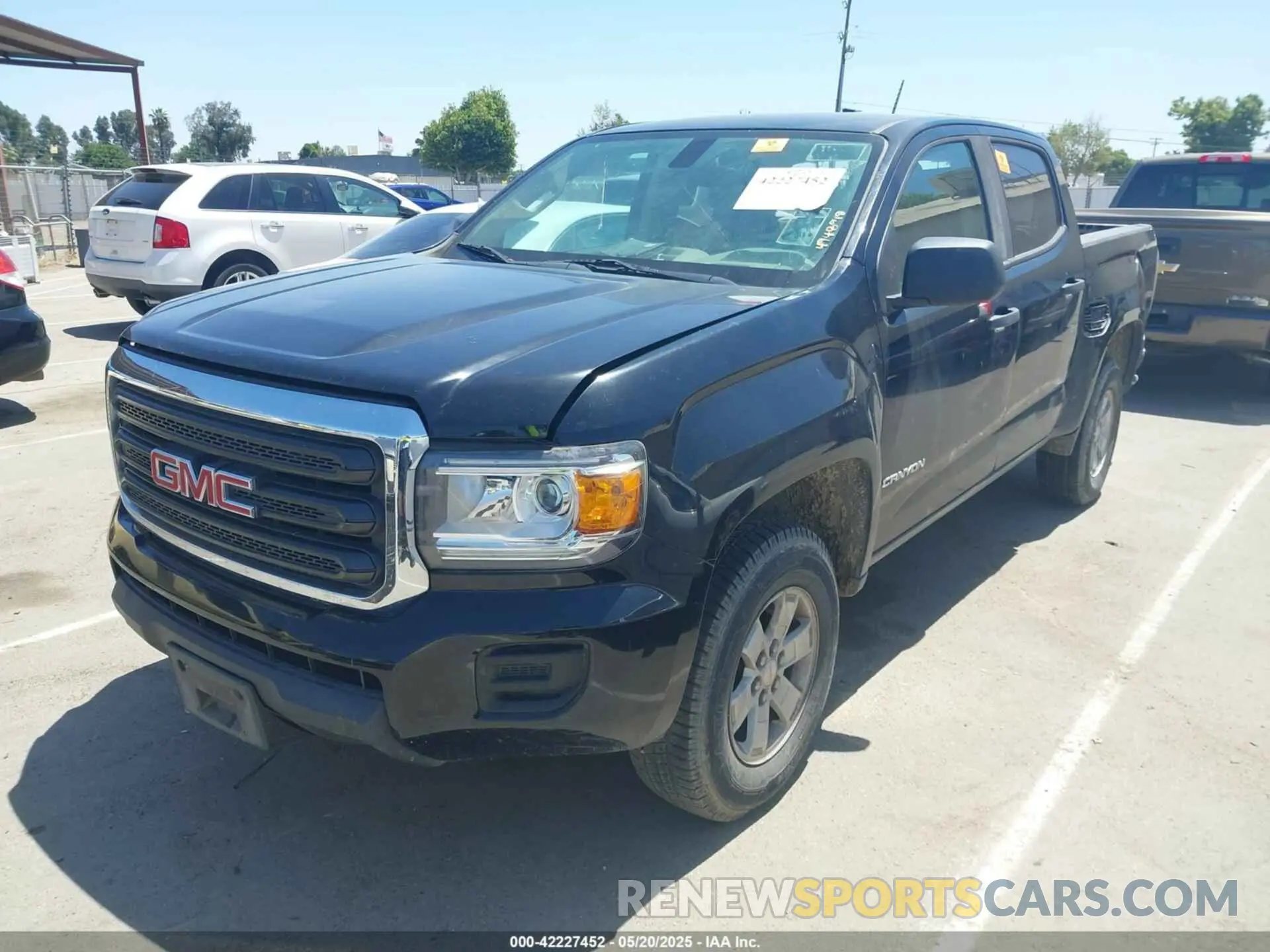 2 Photograph of a damaged car 1GTG5BEA5K1252093 GMC CANYON 2019