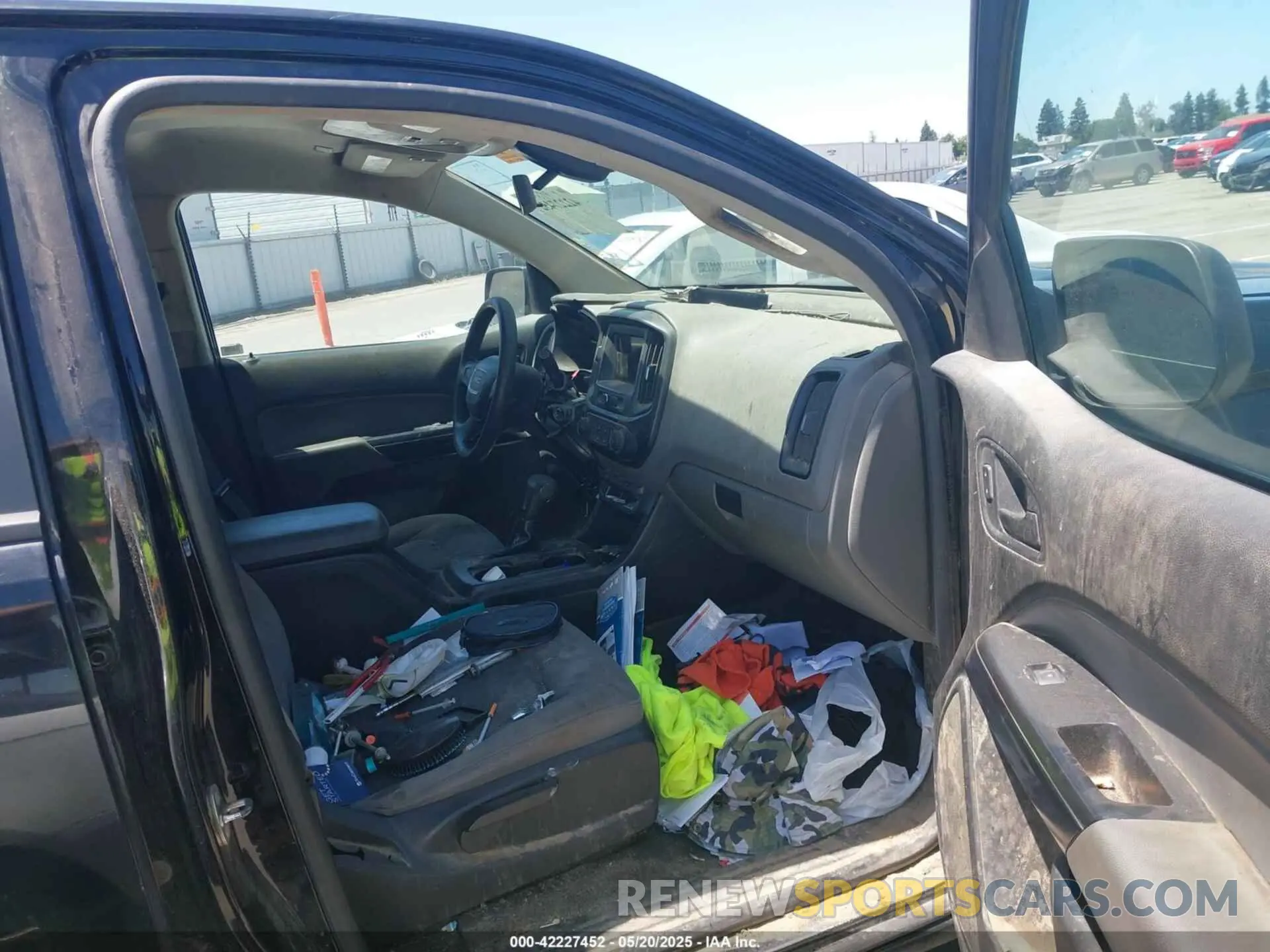 5 Photograph of a damaged car 1GTG5BEA5K1252093 GMC CANYON 2019
