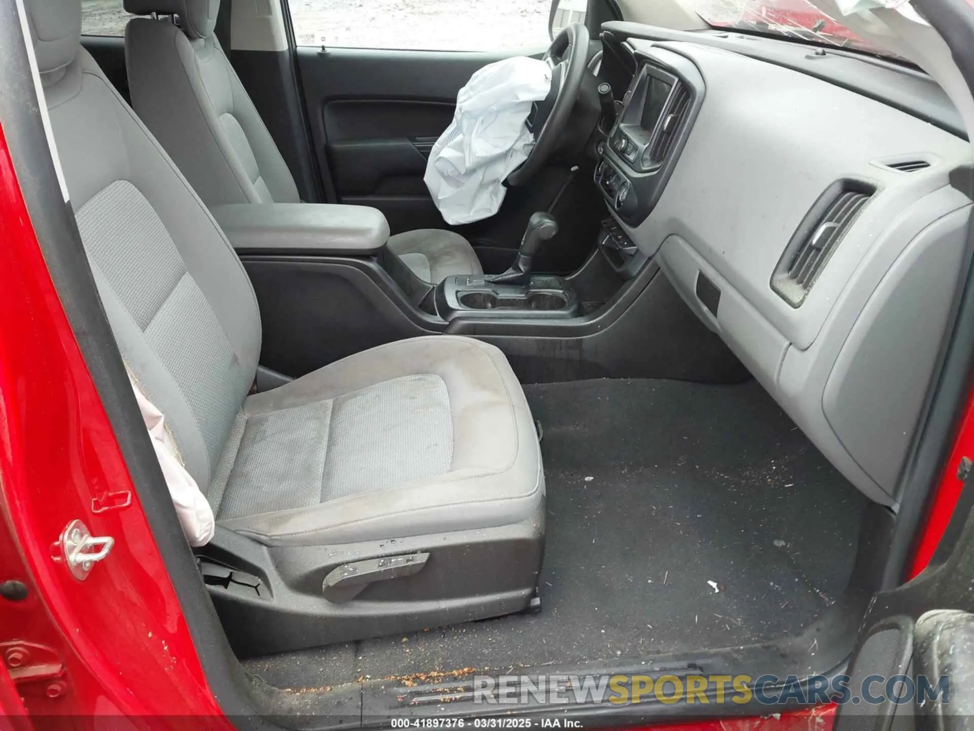 5 Photograph of a damaged car 1GTG5BEN7K1239140 GMC CANYON 2019