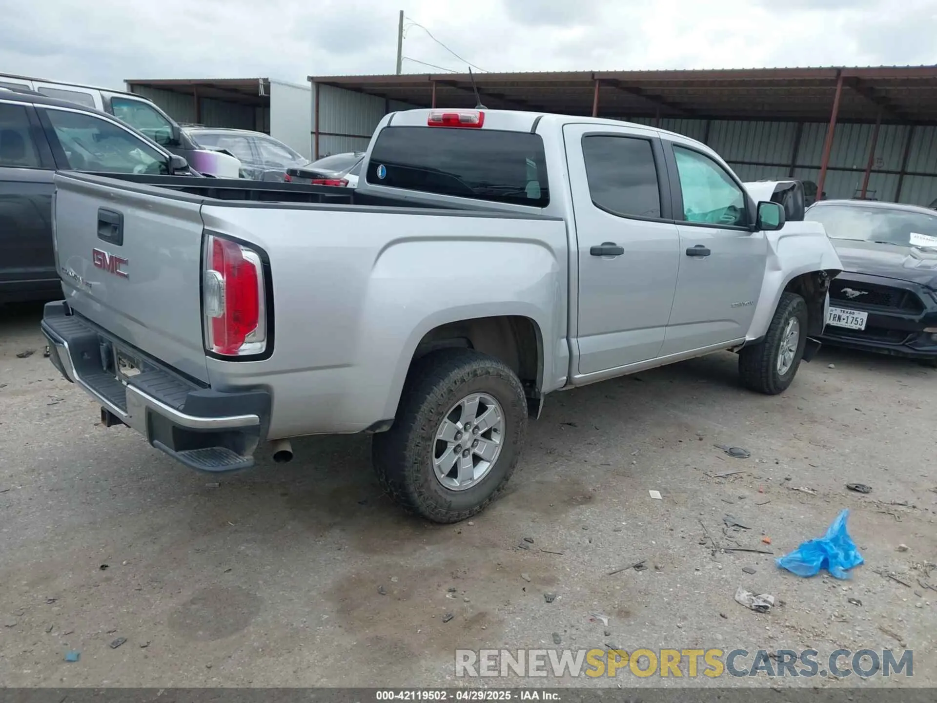 4 Photograph of a damaged car 1GTG5BEN7K1285308 GMC CANYON 2019