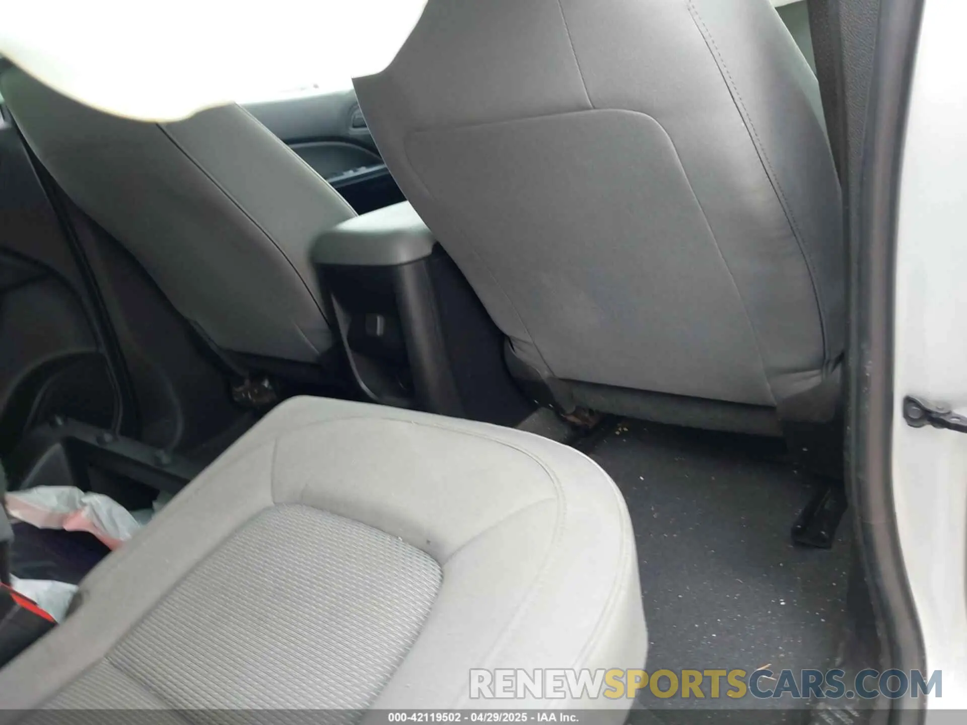 8 Photograph of a damaged car 1GTG5BEN7K1285308 GMC CANYON 2019