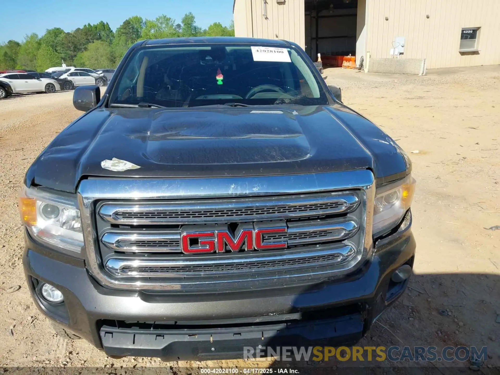 12 Photograph of a damaged car 1GTG5CEN0K1115698 GMC CANYON 2019