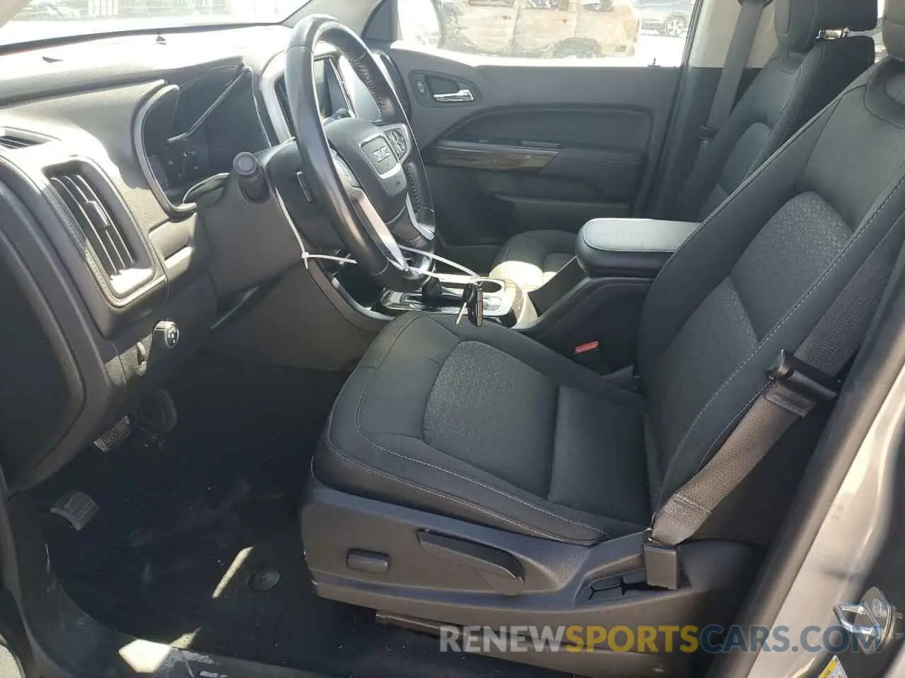 7 Photograph of a damaged car 1GTG5CEN2K1355173 GMC CANYON 2019