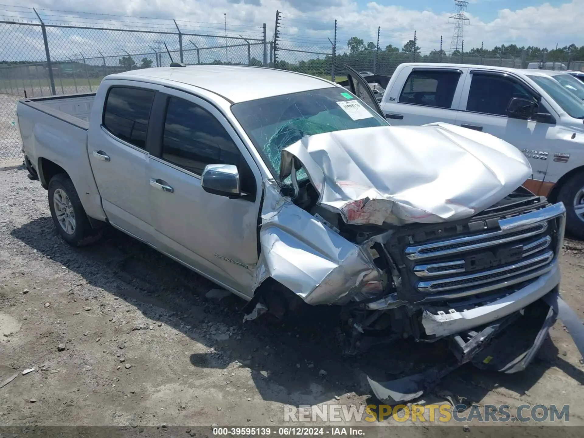 1 Photograph of a damaged car 1GTG5CEN7K1272175 GMC CANYON 2019