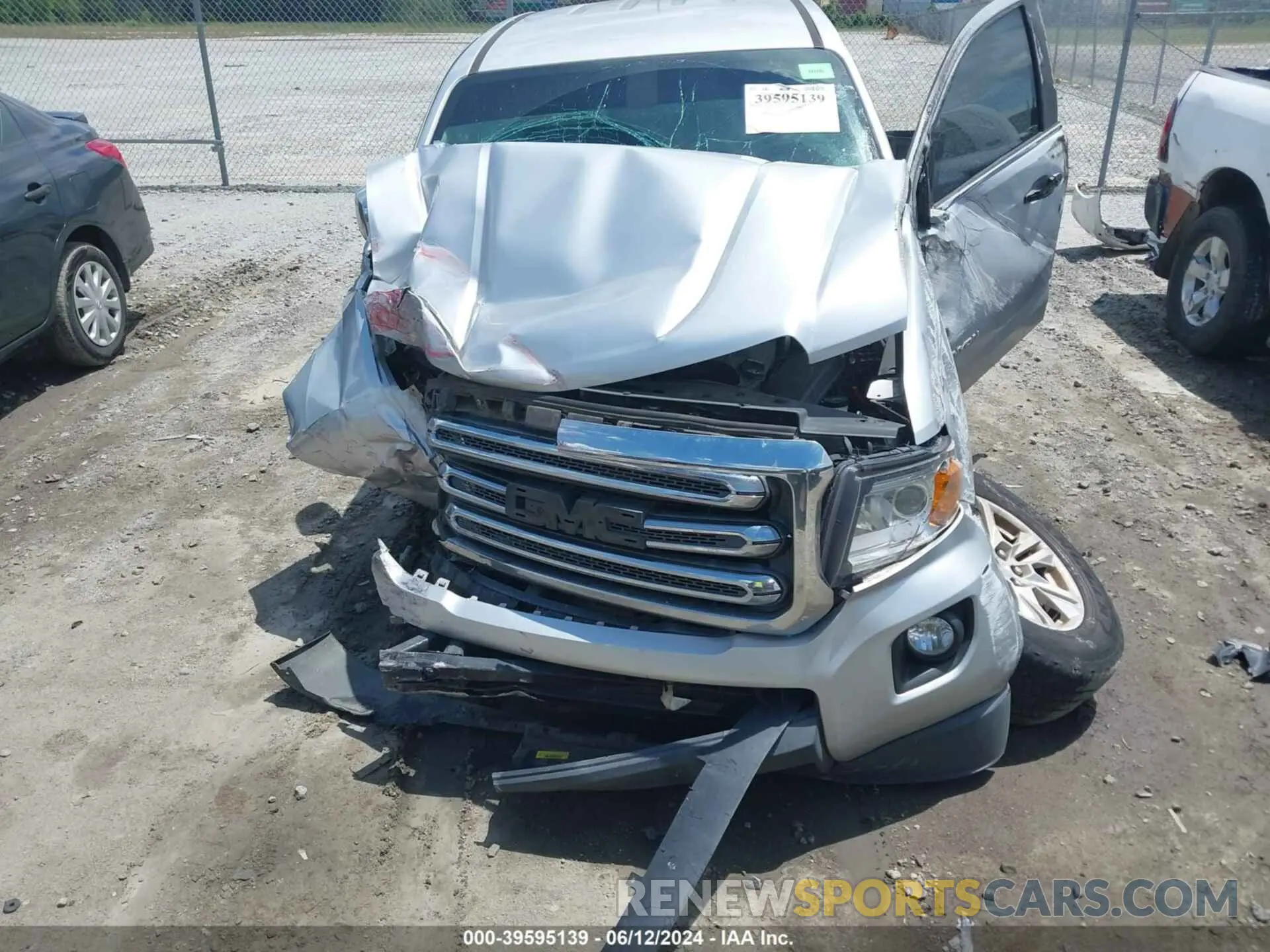 11 Photograph of a damaged car 1GTG5CEN7K1272175 GMC CANYON 2019