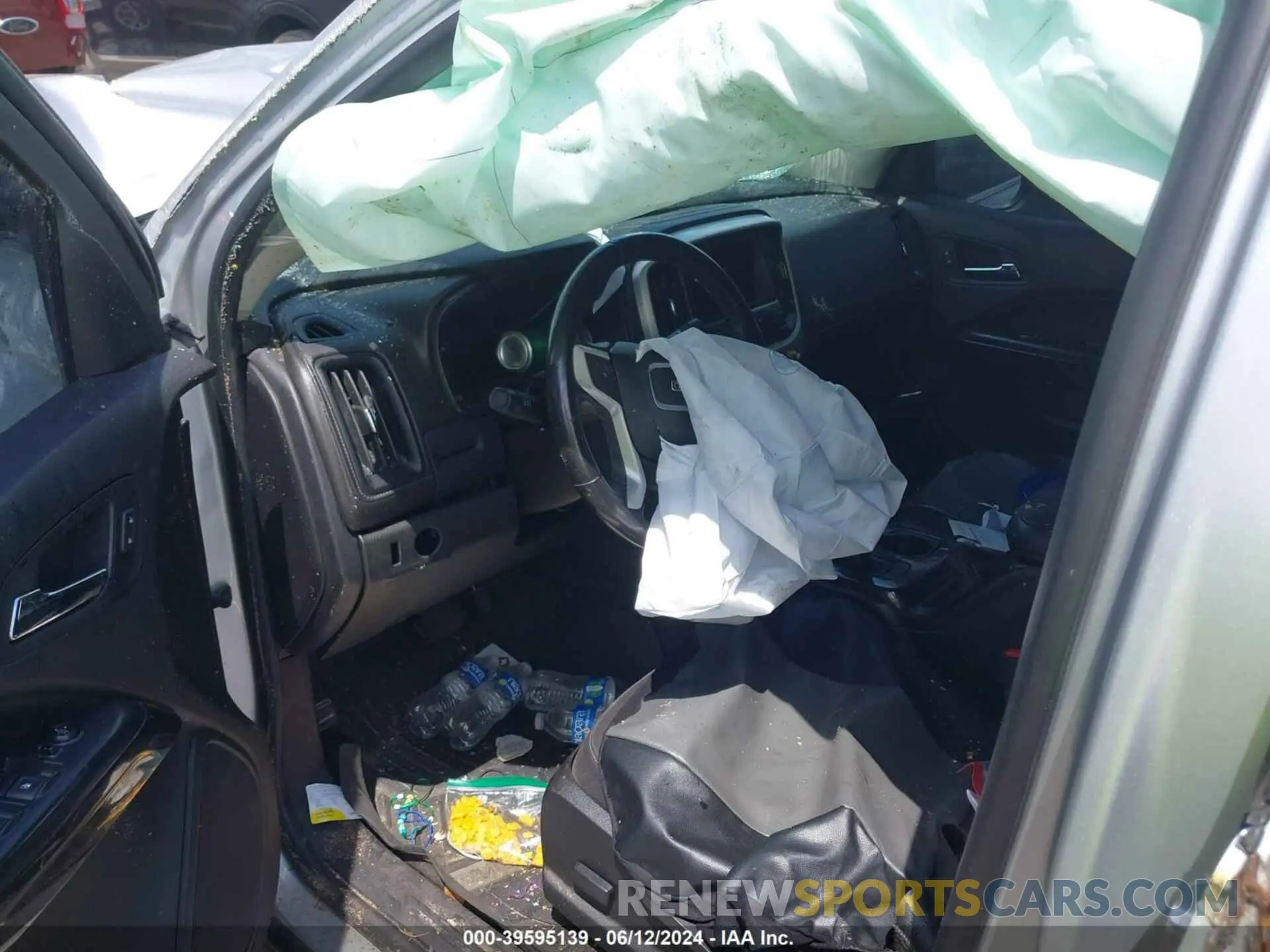 13 Photograph of a damaged car 1GTG5CEN7K1272175 GMC CANYON 2019