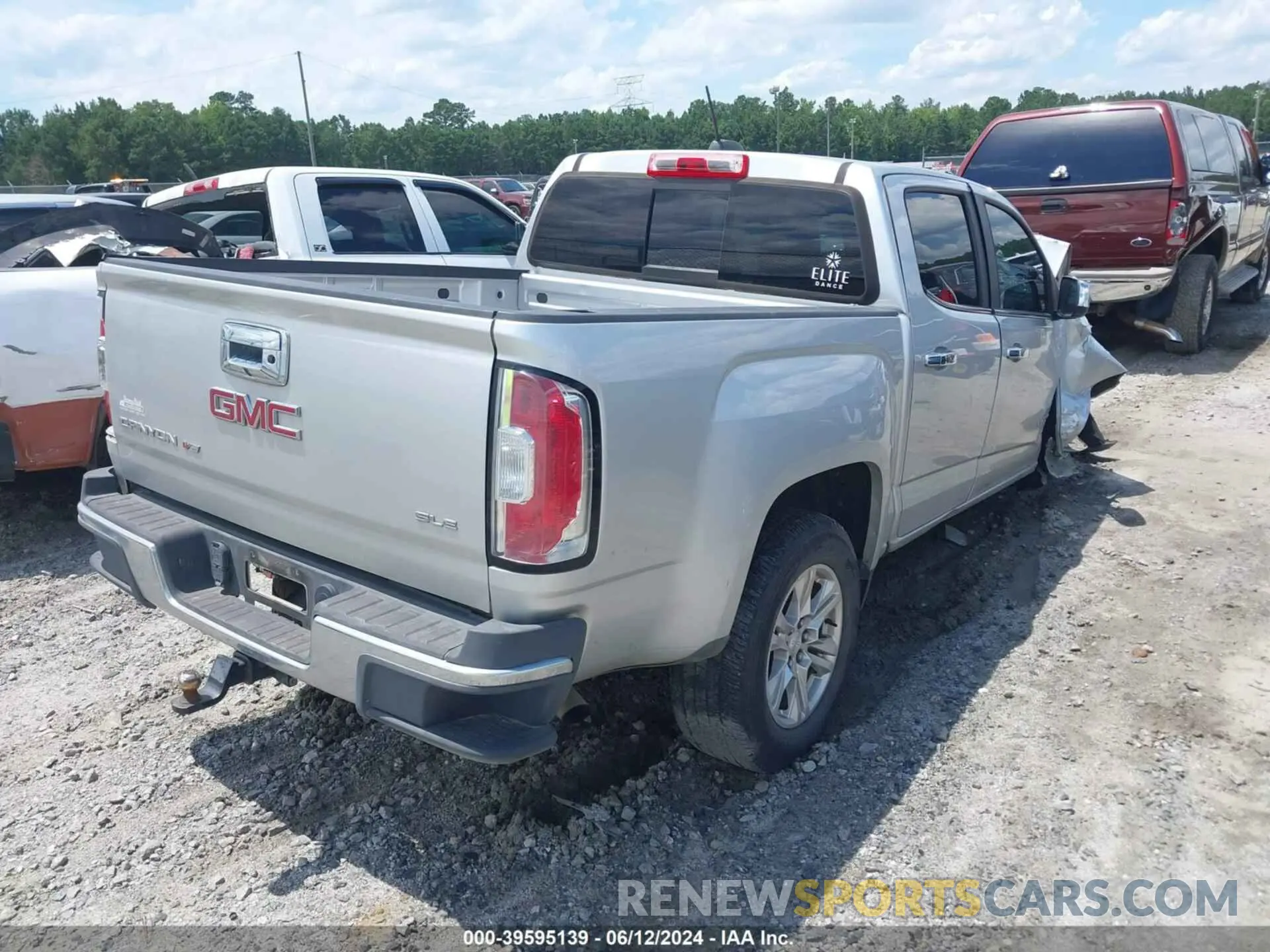 4 Photograph of a damaged car 1GTG5CEN7K1272175 GMC CANYON 2019