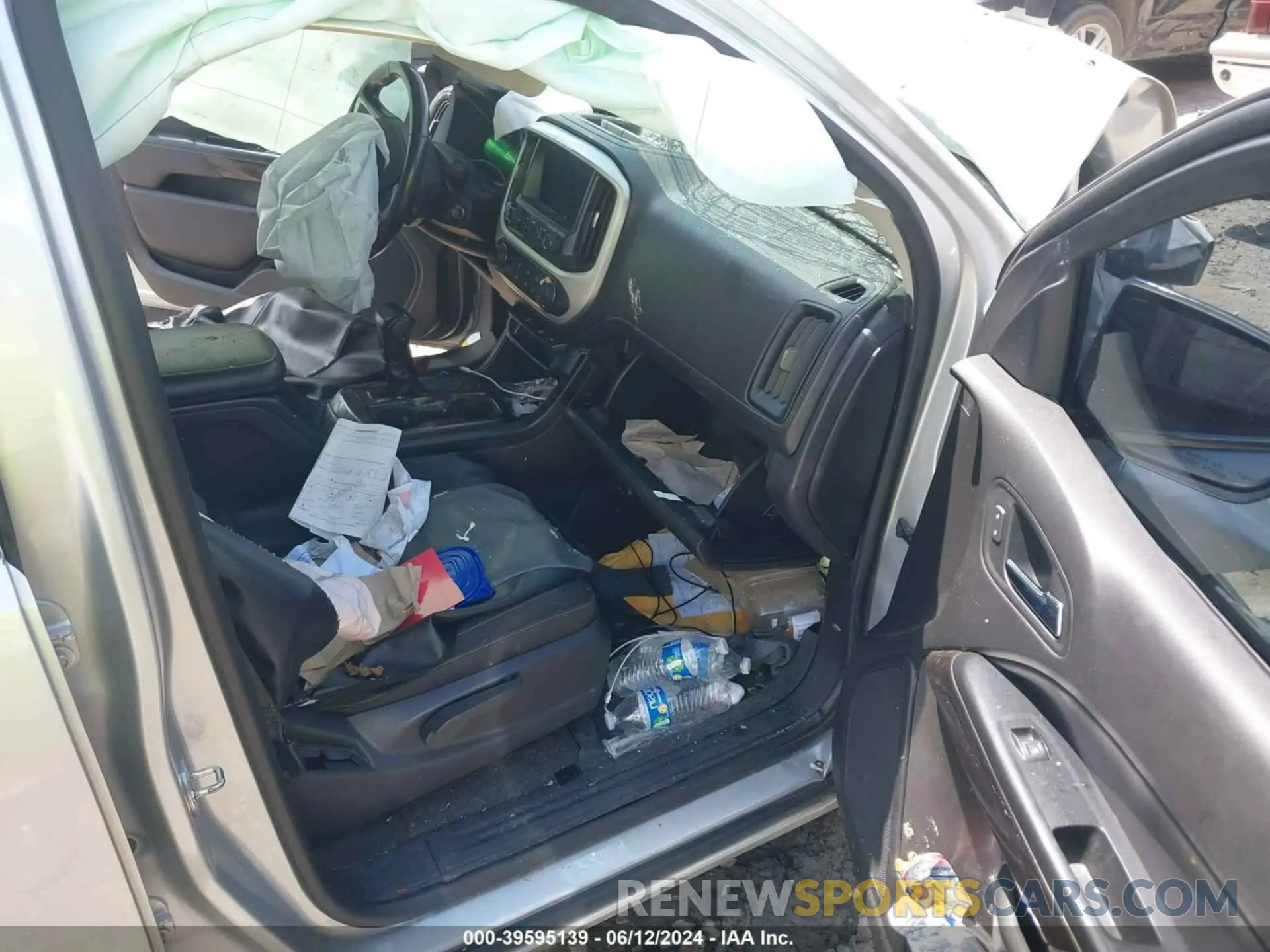 5 Photograph of a damaged car 1GTG5CEN7K1272175 GMC CANYON 2019