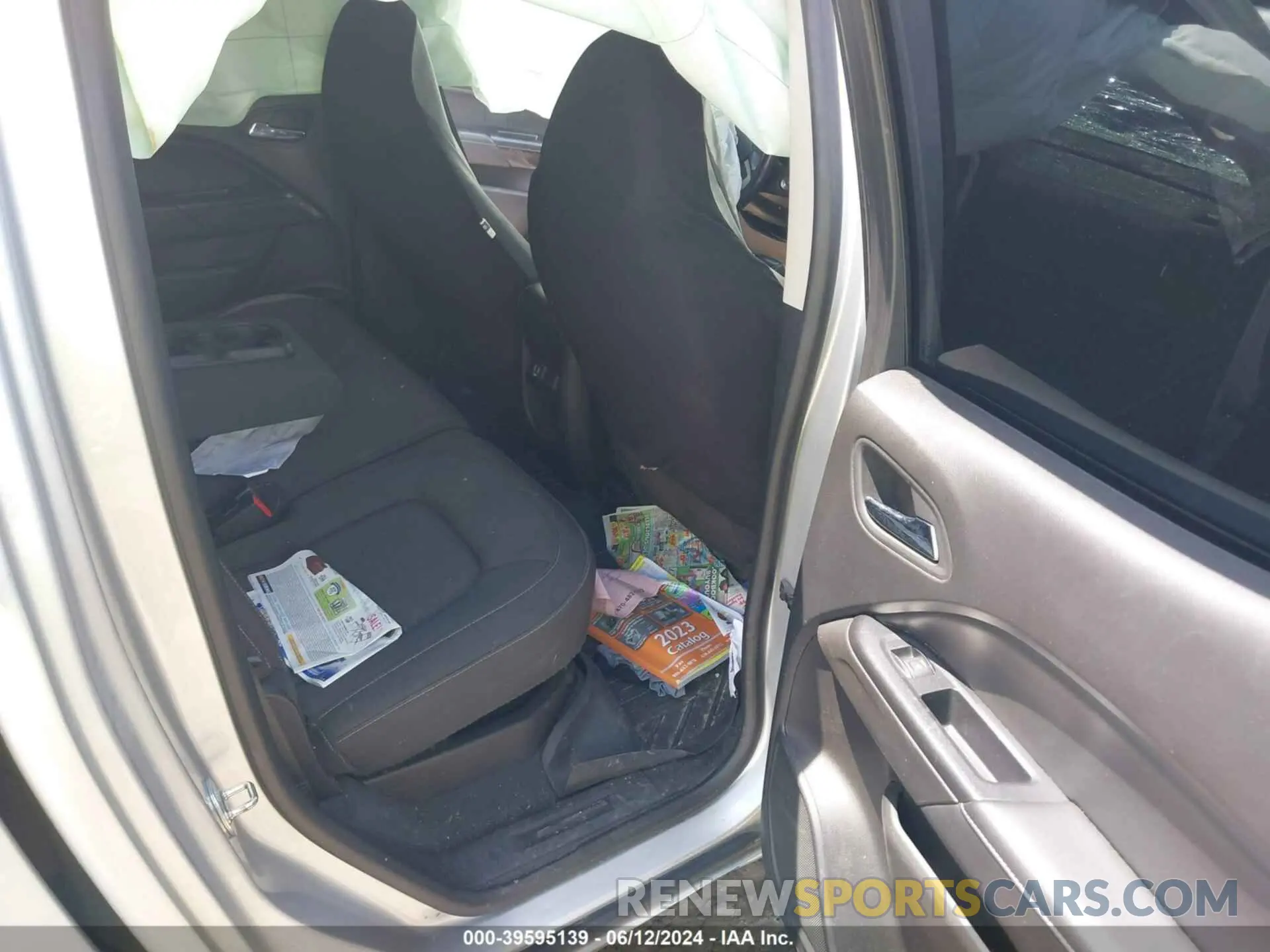 8 Photograph of a damaged car 1GTG5CEN7K1272175 GMC CANYON 2019