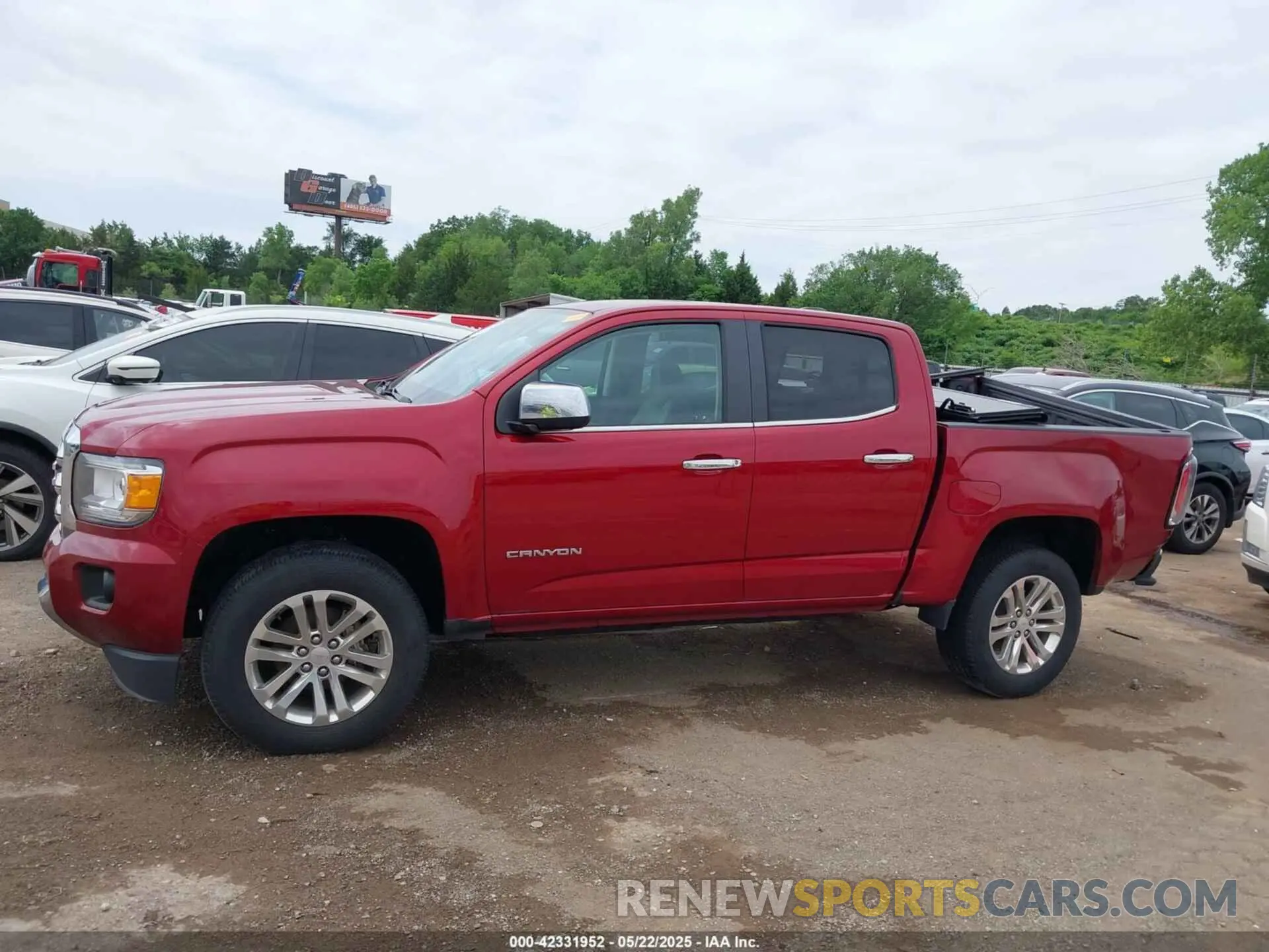 14 Photograph of a damaged car 1GTG5DEN2K1262921 GMC CANYON 2019