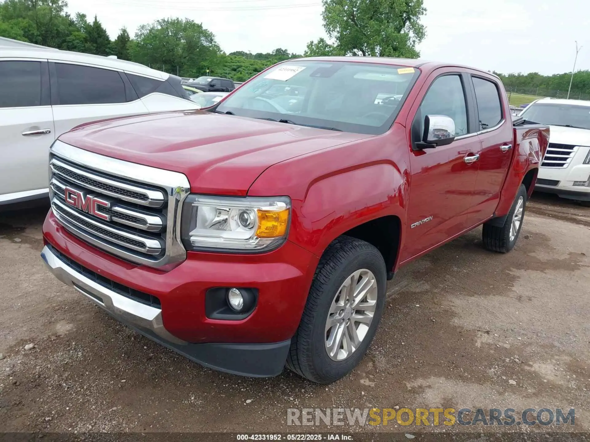 2 Photograph of a damaged car 1GTG5DEN2K1262921 GMC CANYON 2019