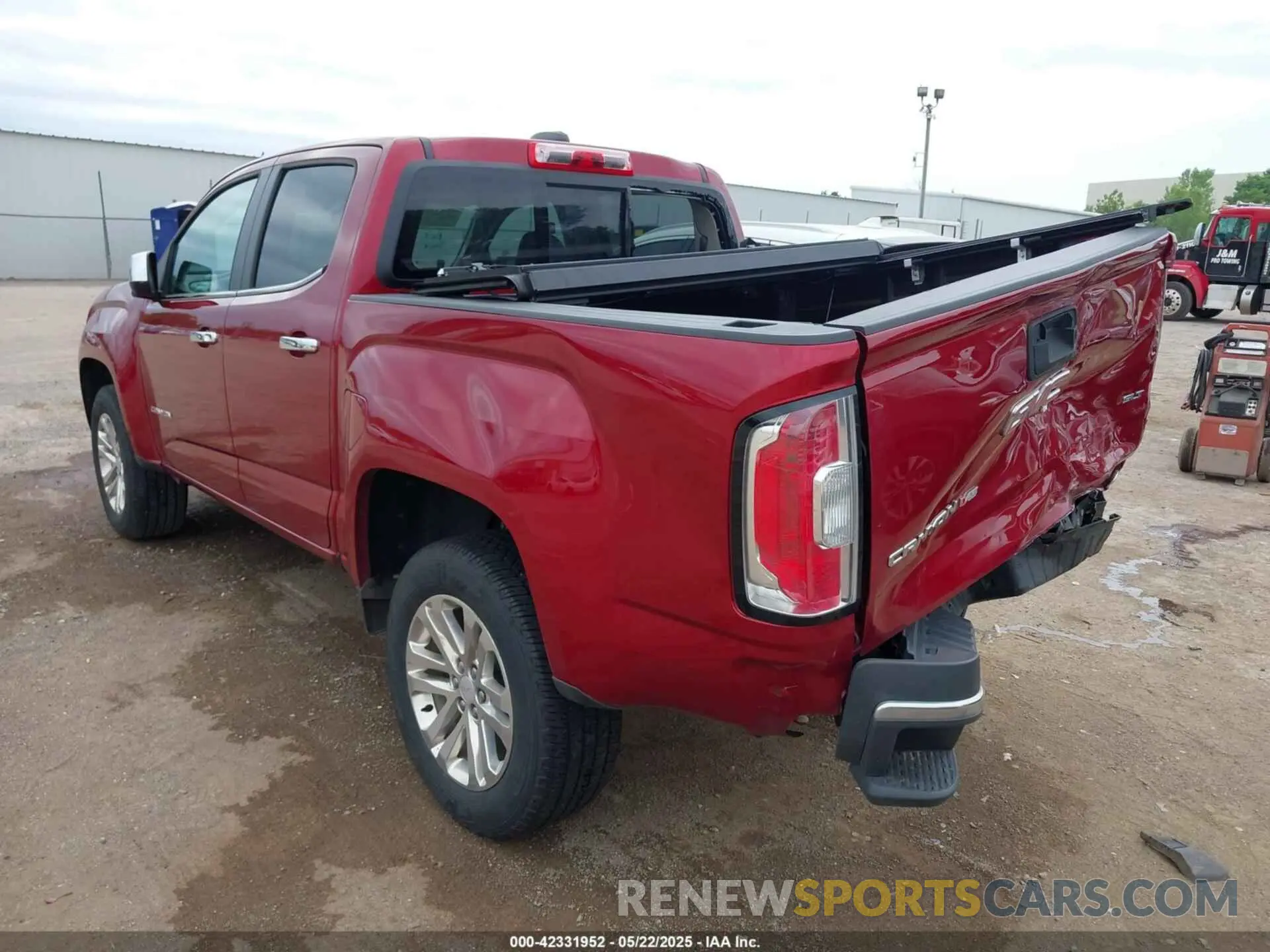 3 Photograph of a damaged car 1GTG5DEN2K1262921 GMC CANYON 2019