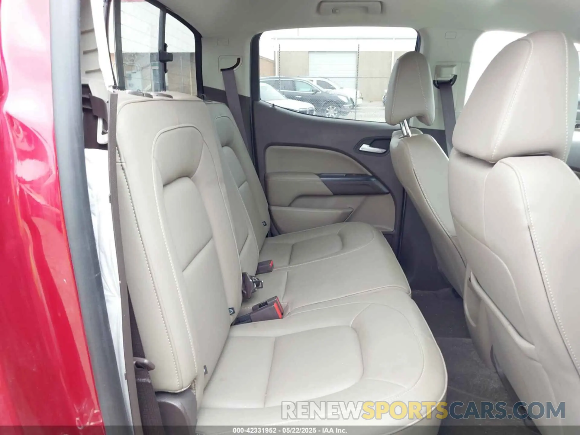 8 Photograph of a damaged car 1GTG5DEN2K1262921 GMC CANYON 2019