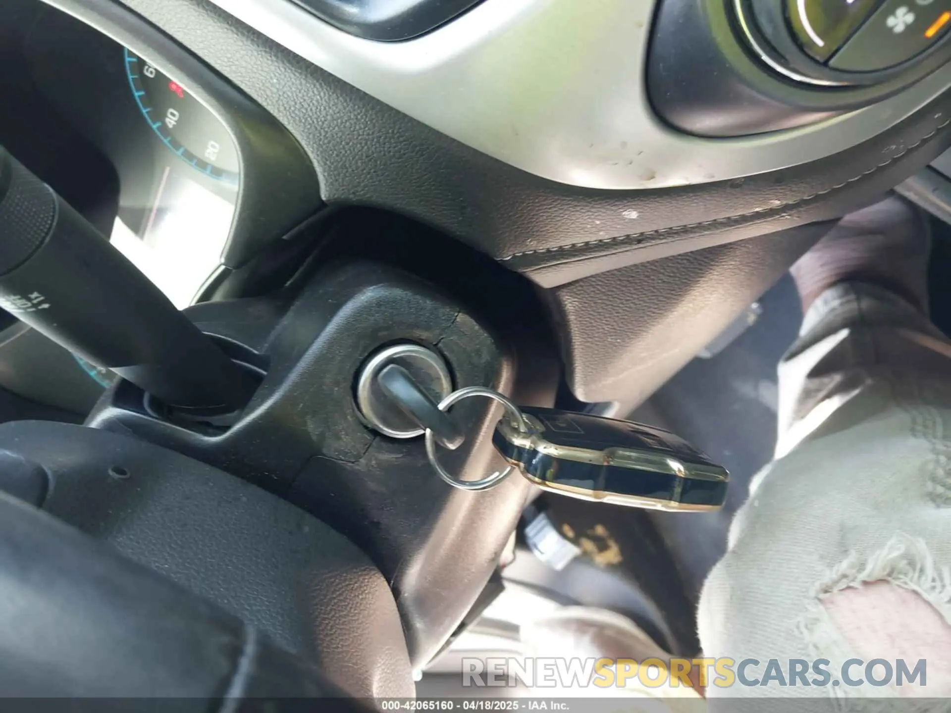 11 Photograph of a damaged car 1GTG6CEN0K1353094 GMC CANYON 2019
