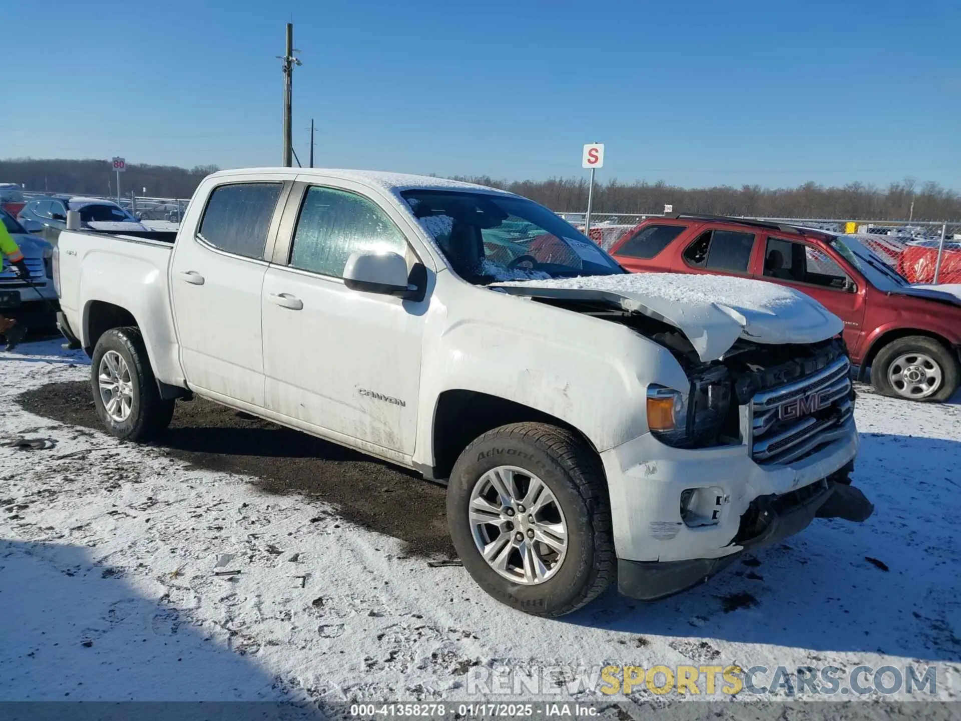 1 Photograph of a damaged car 1GTG6CEN1K1301425 GMC CANYON 2019