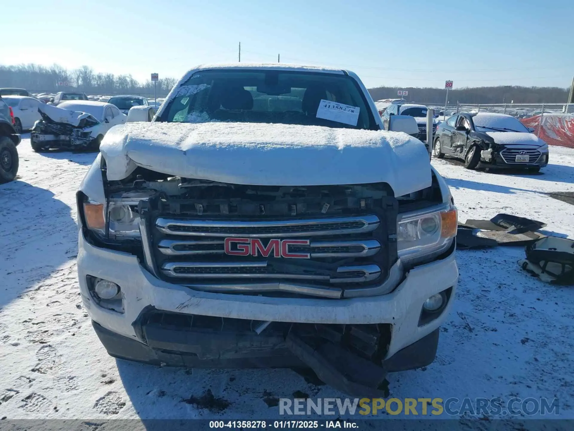 12 Photograph of a damaged car 1GTG6CEN1K1301425 GMC CANYON 2019