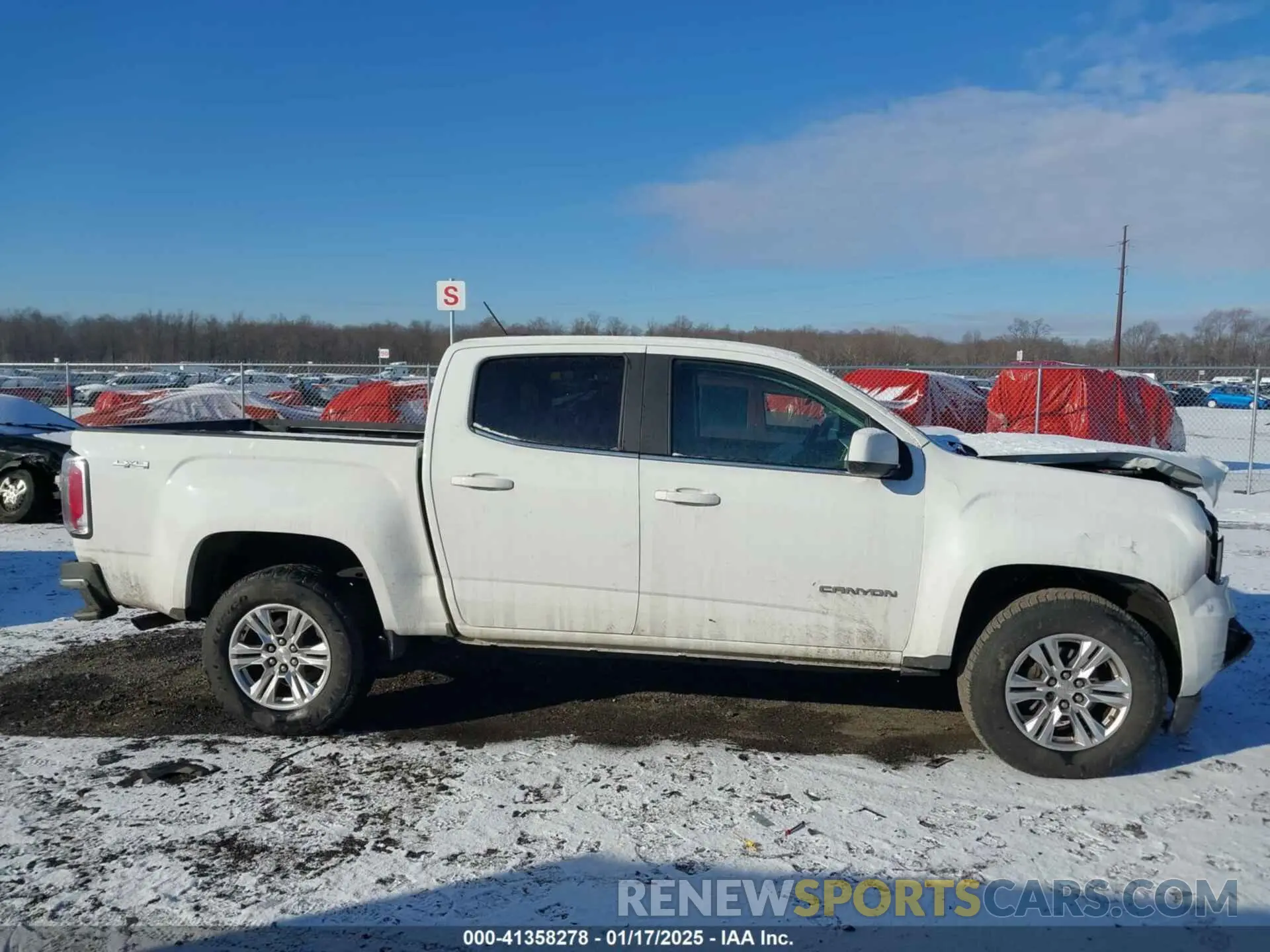 13 Photograph of a damaged car 1GTG6CEN1K1301425 GMC CANYON 2019