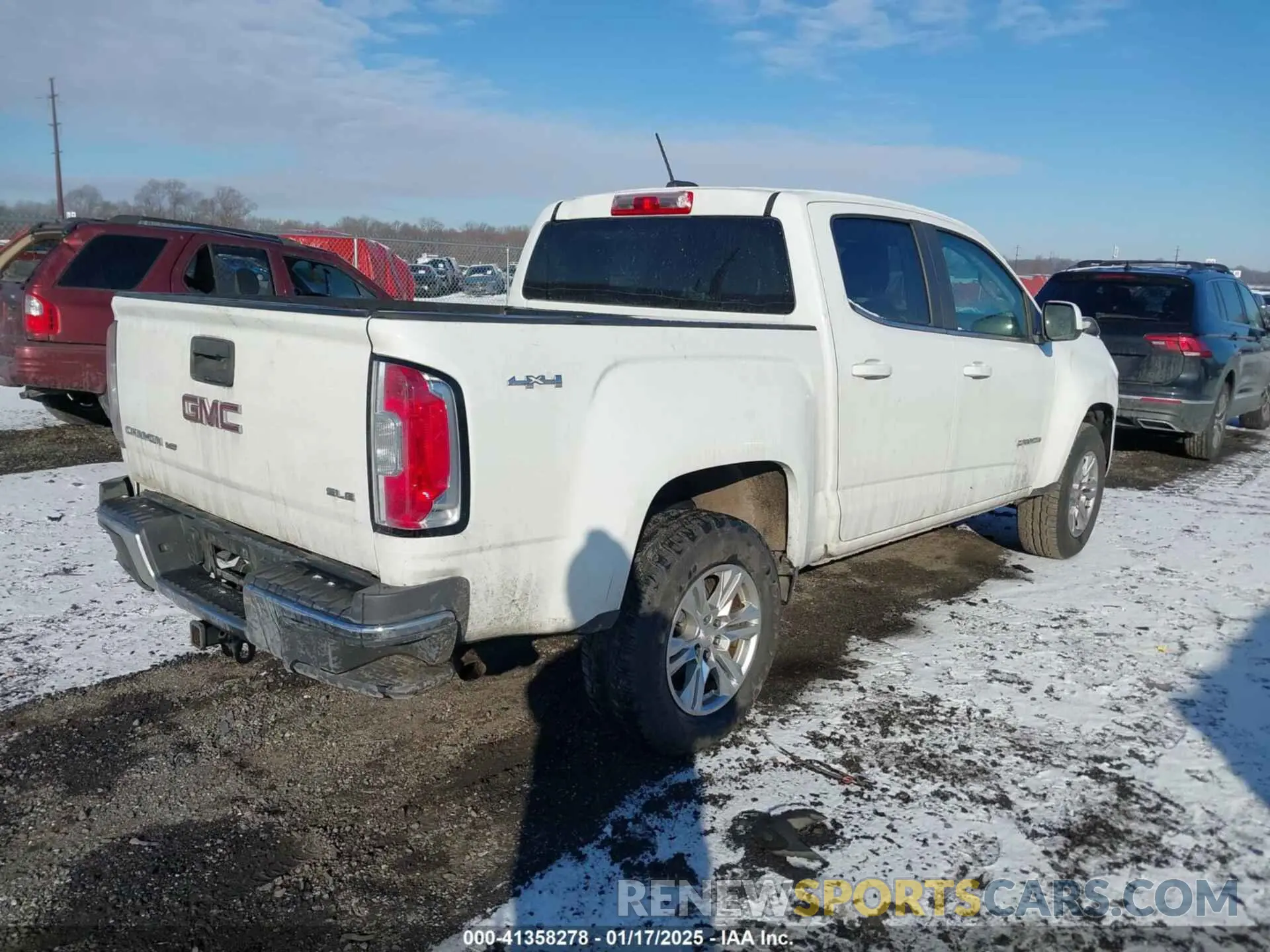 4 Photograph of a damaged car 1GTG6CEN1K1301425 GMC CANYON 2019
