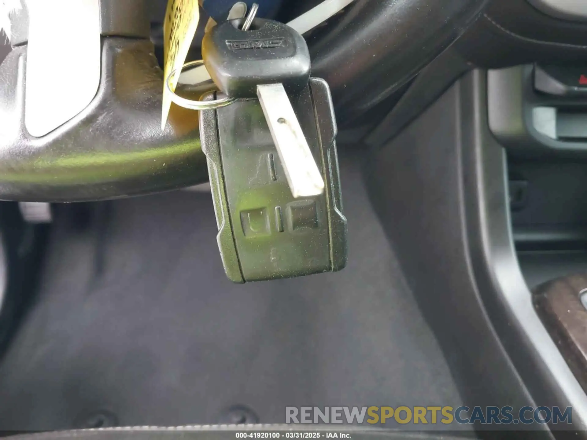 11 Photograph of a damaged car 1GTG6CEN4K1329011 GMC CANYON 2019