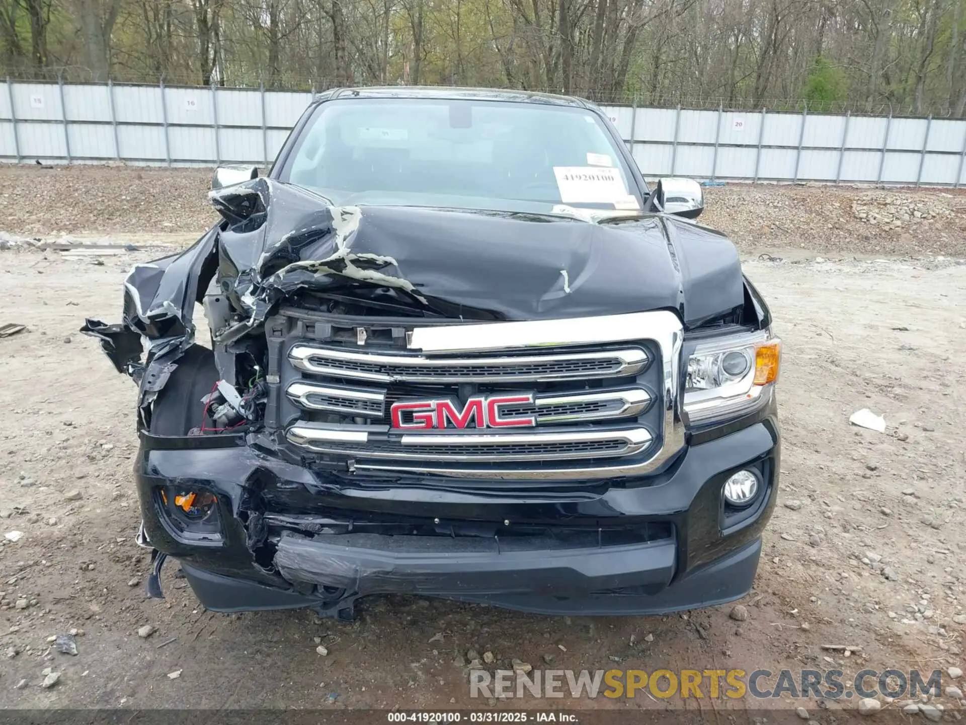 12 Photograph of a damaged car 1GTG6CEN4K1329011 GMC CANYON 2019