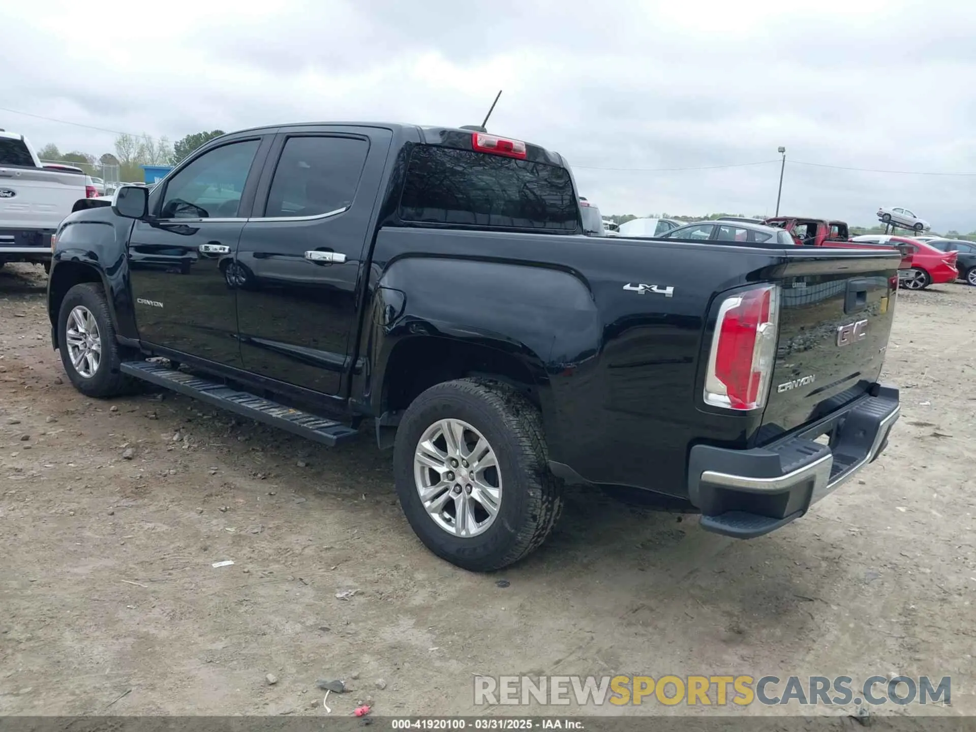 3 Photograph of a damaged car 1GTG6CEN4K1329011 GMC CANYON 2019