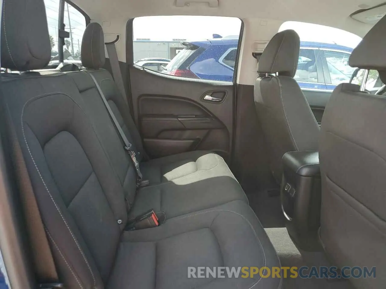 11 Photograph of a damaged car 1GTG6CEN5K1120926 GMC CANYON 2019