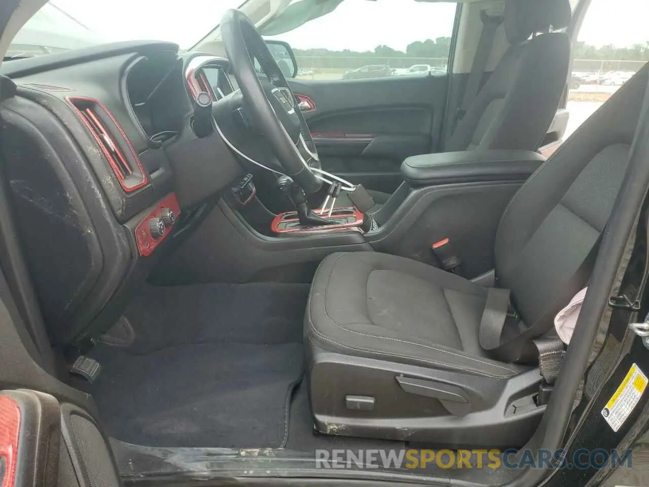 7 Photograph of a damaged car 1GTG6CEN6K1330189 GMC CANYON 2019