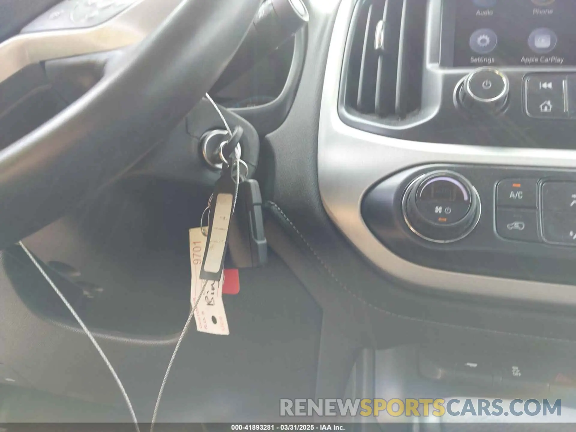 11 Photograph of a damaged car 1GTG6CEN6K1332802 GMC CANYON 2019