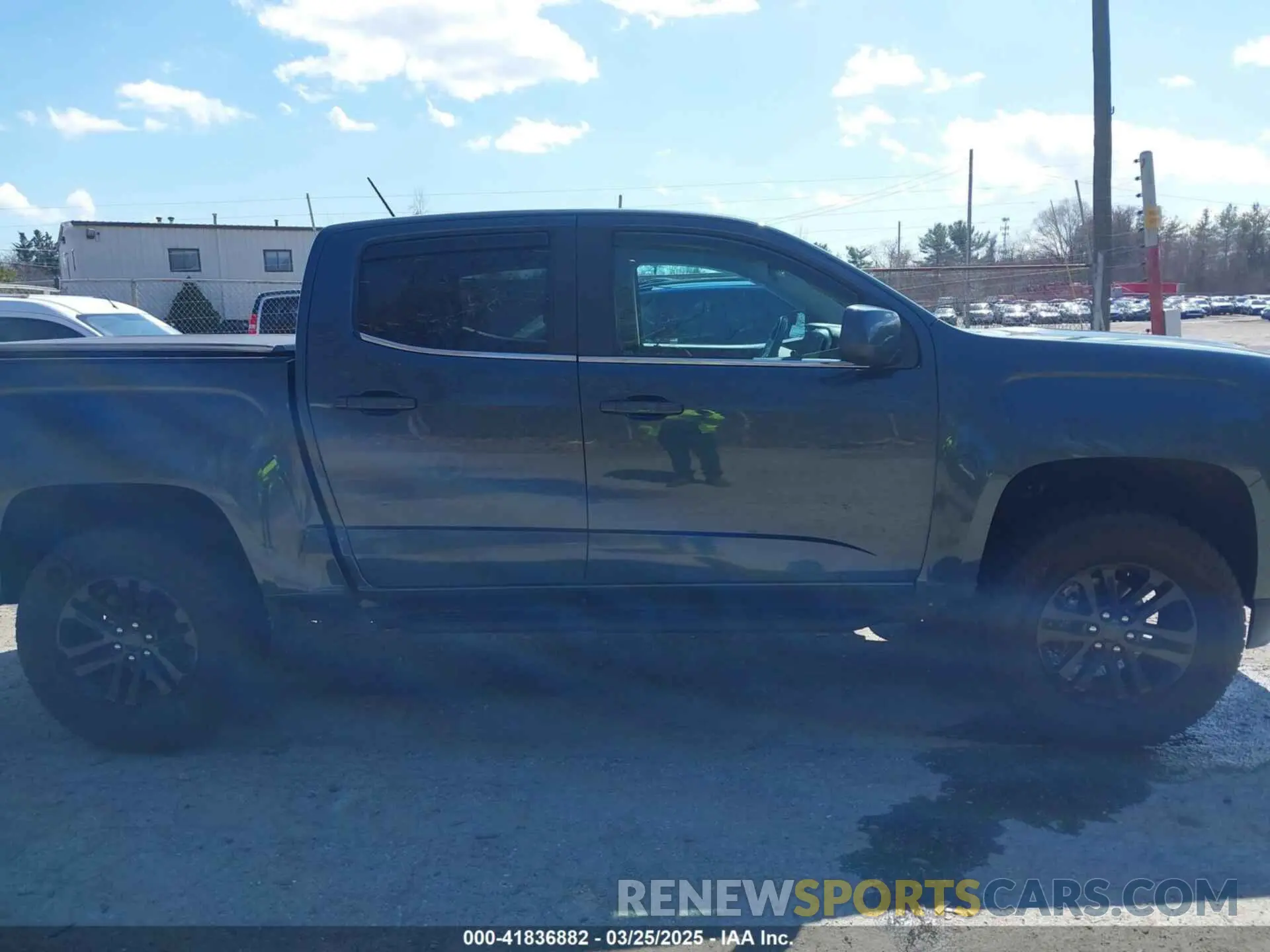 13 Photograph of a damaged car 1GTG6CEN6K1345758 GMC CANYON 2019