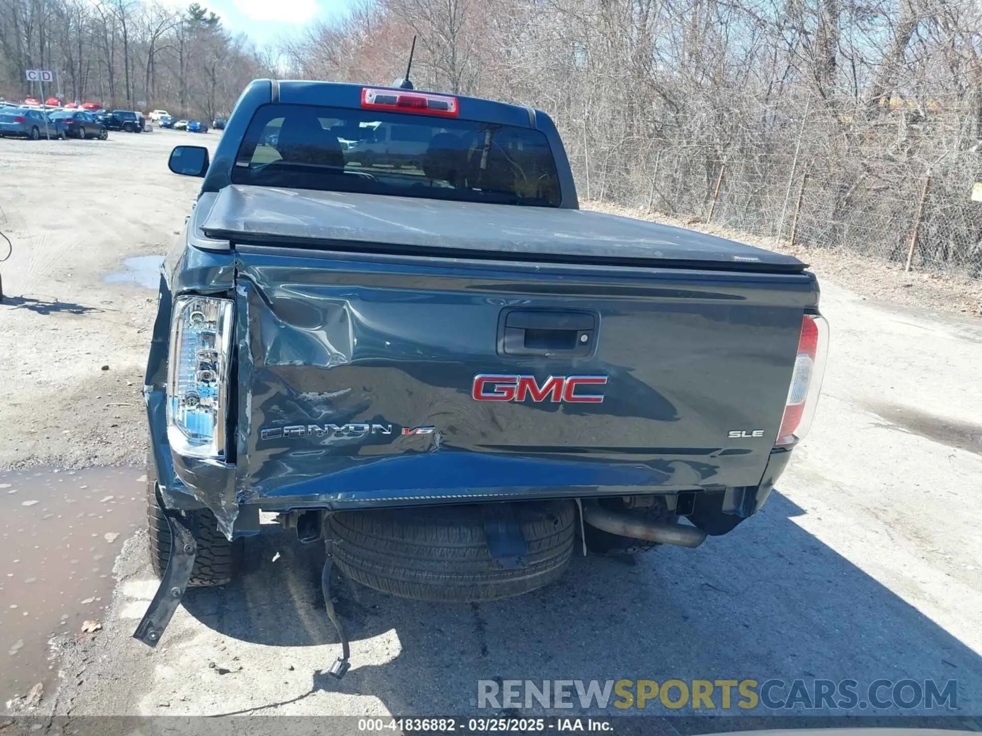 16 Photograph of a damaged car 1GTG6CEN6K1345758 GMC CANYON 2019